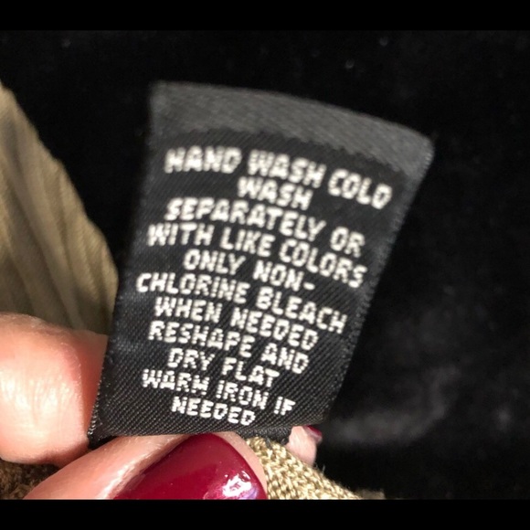 💯 % Silk Murano Short Sleeve Top Medium Ribbed  Lightweight for Layering - Picture 8 of 8